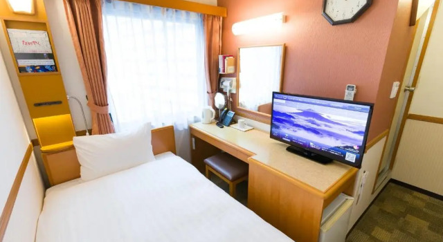 Номер Economy Toyoko Inn Shin-yokohama Ekimae Honkan