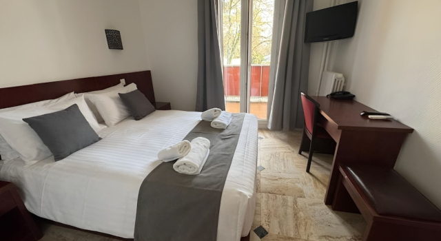 Двухместный номер Superior с балконом CITY PARC HOTEL - Proche Paris Nord & CDG Aéroport - Parc des Expositions