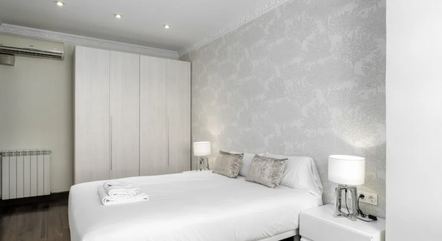 Gros - Always Easy, Rezerwuj Hotel Hotele w Baskonia z parkingiem, Parking