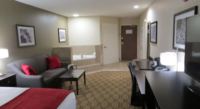 Люкс Best Western Palmyra Inn & Suites