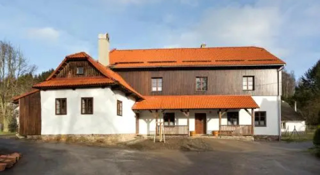 Guest House Huty, Rezerwuj Pensjonat Hotele w Central Bohemia z parkingiem, Parking