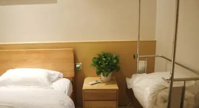 Люкс с 2 комнатами с балконом Chuang Wutong Homestay Phase 3