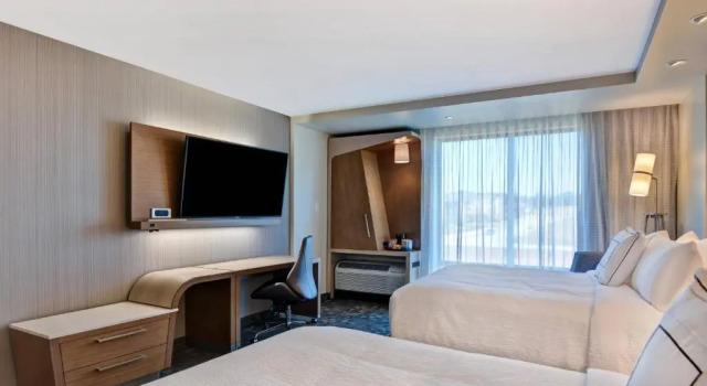 Четырёхместный номер Standard Courtyard by Marriott Bentonville Rogers Promenade