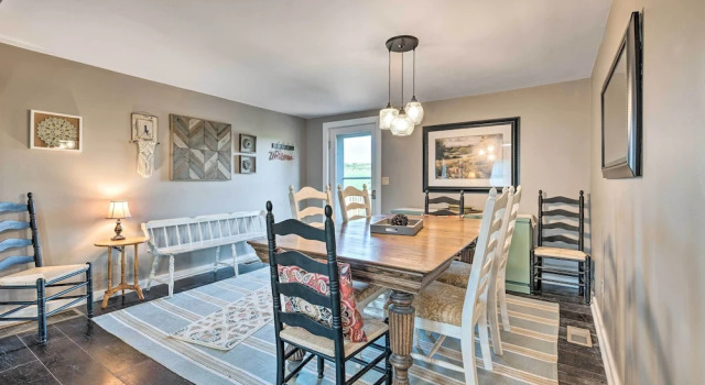 Deck & Game Room: Home in Pennsylvania Countryside, Buchen Sie Ferienhaus Dornsife 