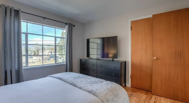 4BR MTN Viewsolympic Homefire Pit & Ping Pong!!, Забронировать Отель Бизнес-отели Колорадо-Спрингса, 4* 5*