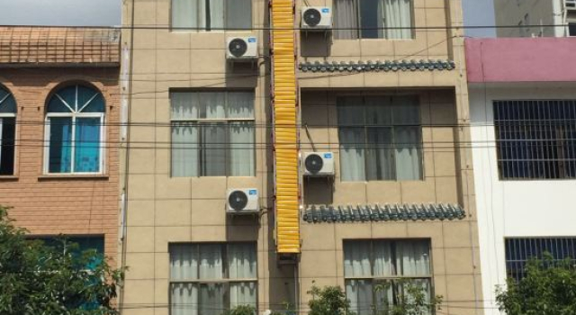Luoping Bixiang Express Hotel