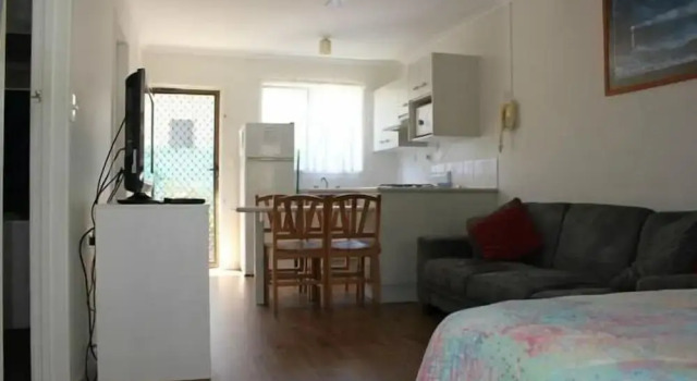 Bargara Beach Motor Inn budget accommodation pet friendly on application, Buchen Sie Gasthaus Bargara Fraser Coast