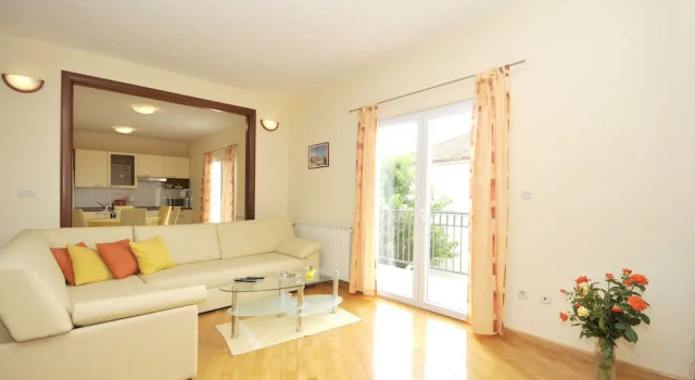 Apartments Roza, Забронировать Апартаменты/квартира Отели Сегет Доний с парковкой, Парковка