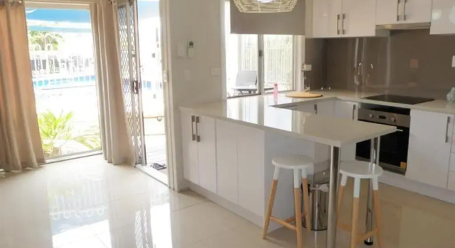 Апартаменты c 1 комнатой Airlie Apartments