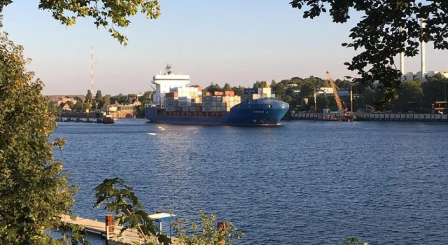 Ferienwohnung Kiel - Kanalblick, Забронировать Отель Киль Bay of Kiel, рядом с Schleusenanlage Kiel-Holtenau