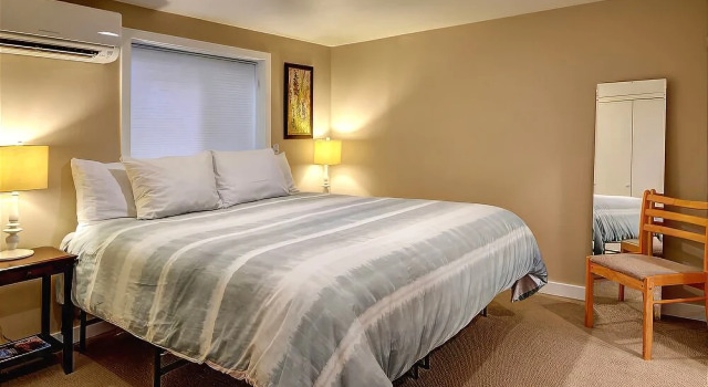Birch Tree Cottage - Three Bedroom Home with Fireplace, Rezerwuj Dom wakacyjny Wille w Seattle, Willa