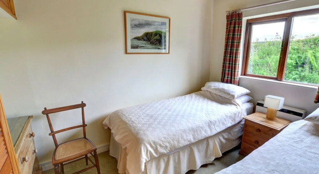 Quaint Holiday Home in Bwlch-y-groes With Garden