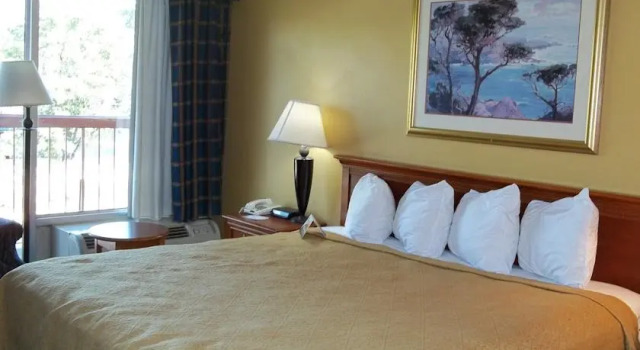 Quality Inn & Suites, Rezerwuj Hotel Hurstbourne 