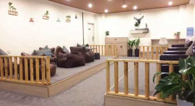 Leye Jane Pai Fashion Hotel, Rezerwuj Hotel Hotele w Baise z parkingiem, Parking