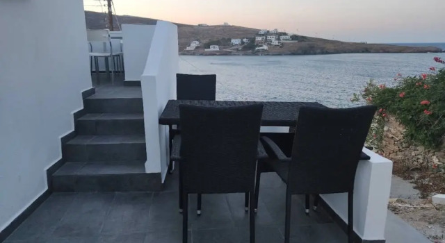 Theis Seafront Retreat - Loutra Seaview Bliss, Prenota Appartamento Loutra Kythnos