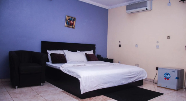 Haminton Grand Hotel, Book Hotel Ikeja 