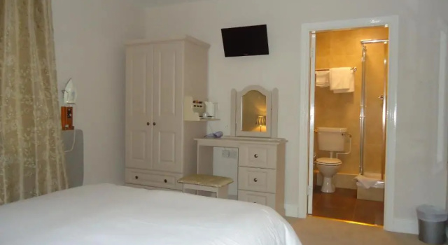 Templemore Arms Hotel