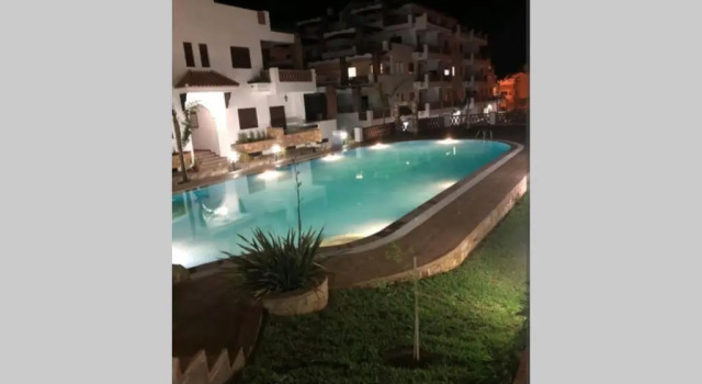 Grand appartement en face à la mer avec piscine, Rezerwuj Apartament Hotele w Tanger-Tetouan z parkingiem, Parking