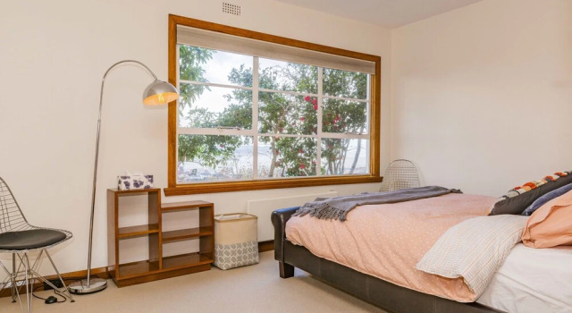 Lofty Views - City Stunner, Book Hotel West Hobart Tasmania