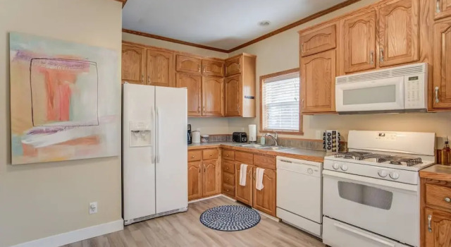 Вилла с 4 комнатами Pet-friendly 4 BR Family Stay Near Downtown