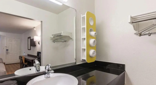 Номер Standard Motel 6-Webster, TX - Houston - Nasa Lake