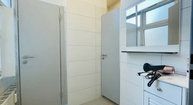 JC&BLUE Guesthouse - Hostel, Забронировать Хостел Хостелы Франкфурт-на-Майне, рядом с Peace Research Institute Frankfurt, Хостел
