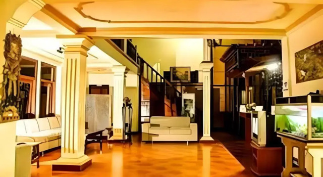 Mataram Hotel, Rezervasyon Otel Mataram Lombok, Meru Temple yakınında