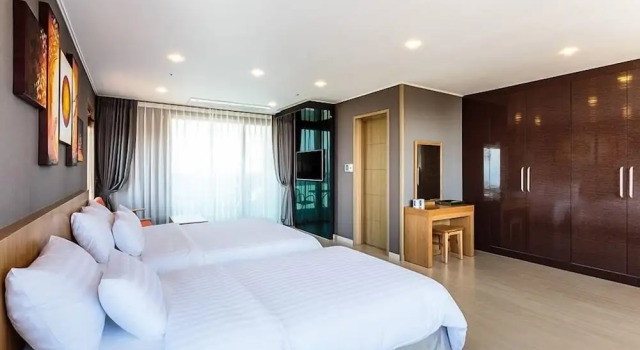 Двухместный номер Deluxe с балконом Rich Hotel