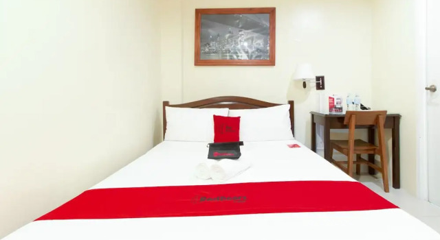 RedDoorz Near Sibulan Dumaguete Airport, Rezervasyon Otel Sibulan Negros Oriental