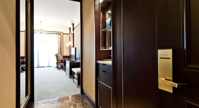 Люкс Executive с балконом и с видом на озеро Hengda Hotel Nanjing
