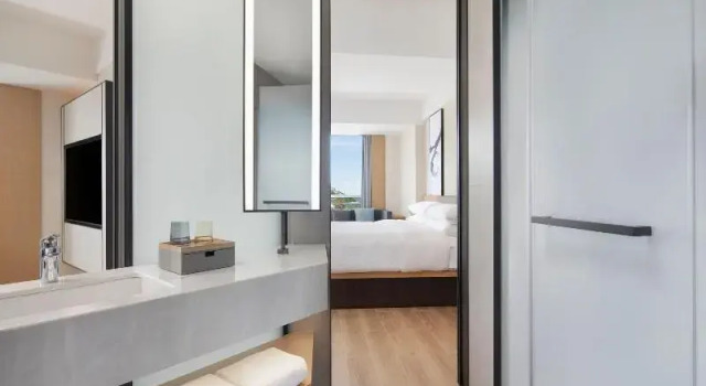 Люкс Superior с видом на город Fairfield by Marriott Shenzhen Dameisha