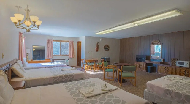Love Hotels Tomahawk by OYO at Lake Mohawksin WI