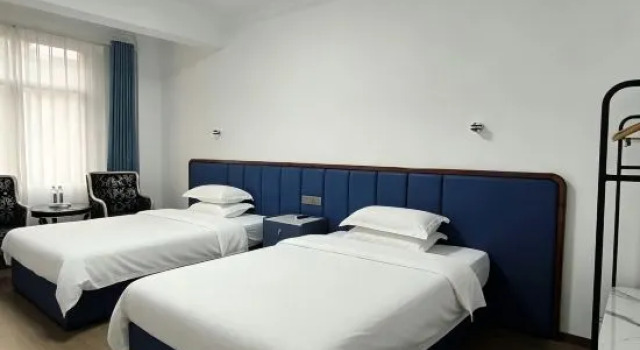 Люкс с 3 комнатами Haojunlin Hotel