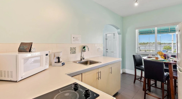 Одноместный люкс Standard c 1 комнатой Hollywood Beachside Boutique Suite