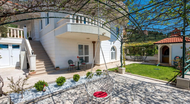Villa Božica, Забронировать Вилла Виллы Макарска, рядом с Набережная Рива (Макарска), Вилла