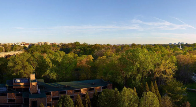 Четырёхместный номер Premier Omni Shoreham Hotel