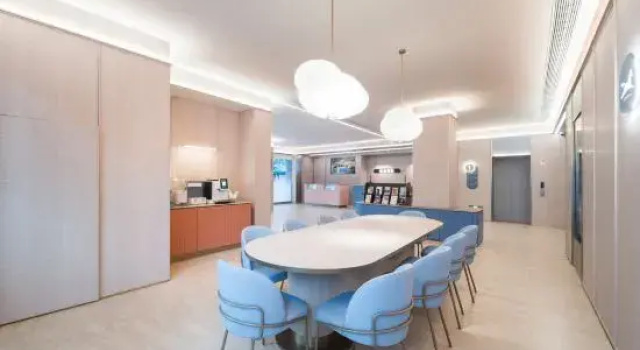 HanTing Hotel (Xiangyang Gucheng Yufeng Century Plaza), Prenota Hotel Hotel a Xiangyang con parcheggio, Parcheggio