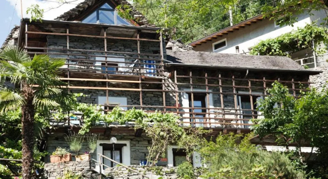 Rustici della Verzasca, Varaa Hotelli Hotellit Ticino pysäköinnillä, Pysäköinti