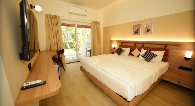 Anjuna Beach Resort, Varaa Lomakeskus Hotellit Anjuna pysäköinnillä, Pysäköinti
