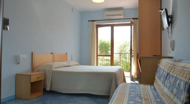 Standard Dreier Zimmer mit Balkon Larus Hotel