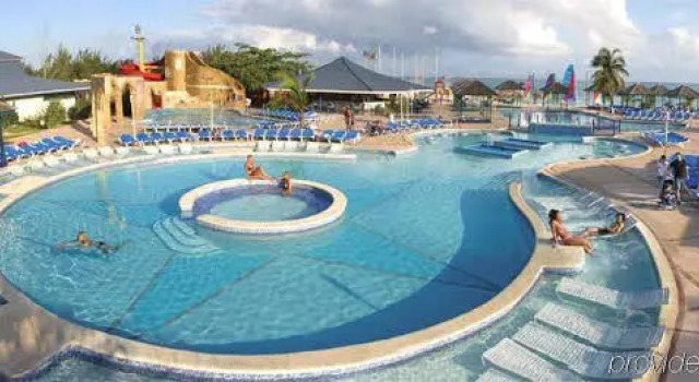 Hotel Breezes Trelawny Resort & Spa
