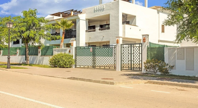 Spacious Apartment in San Roque With Swimming Pool, Book Apartment San Roque Costa de la Luz