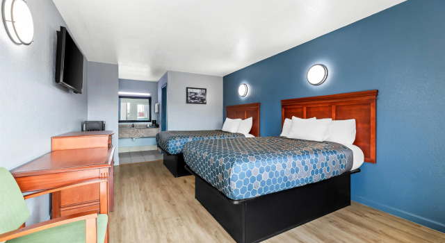 Четырёхместный номер Standard Americas Best Value Inn-Indianola