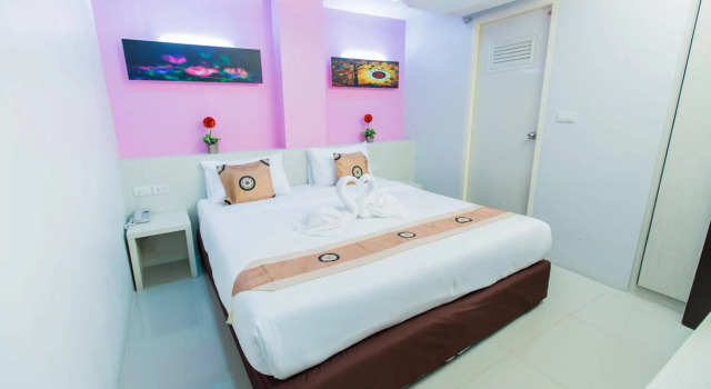 Le Touché Hotel