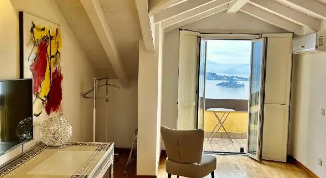 Artelago Silver panoramic lake view