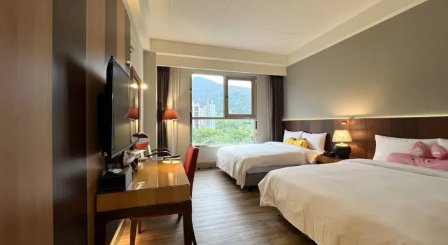 Четырёхместный номер Classic с видом на горы Hotel Les Champs