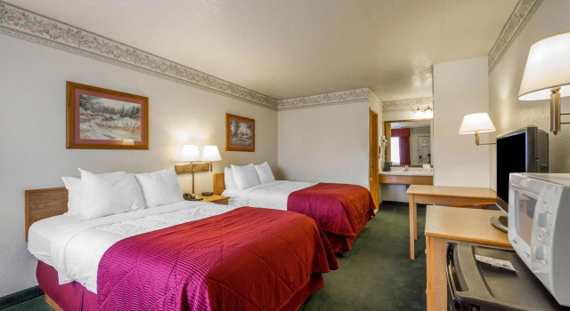 Четырёхместный люкс Clarion Hotel By Humboldt Bay