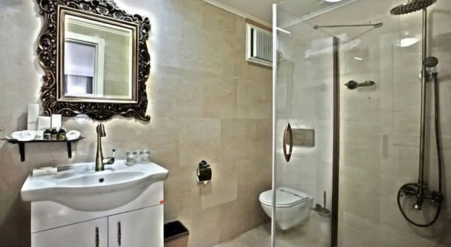 Полулюкс Lavin Suites Hotel