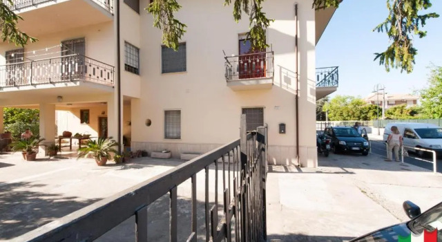 Cherry House, Prenota Hotel Hotel a Lazio con parcheggio, Parcheggio