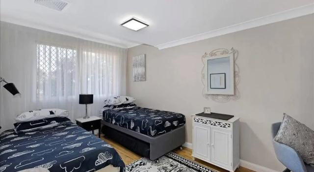 Spacious 2BR near The Entrance Beach - 7Min Walk!, Забронировать Отель Зе-Энтранс Central Coast, рядом с Площадка для кормления пеликанов